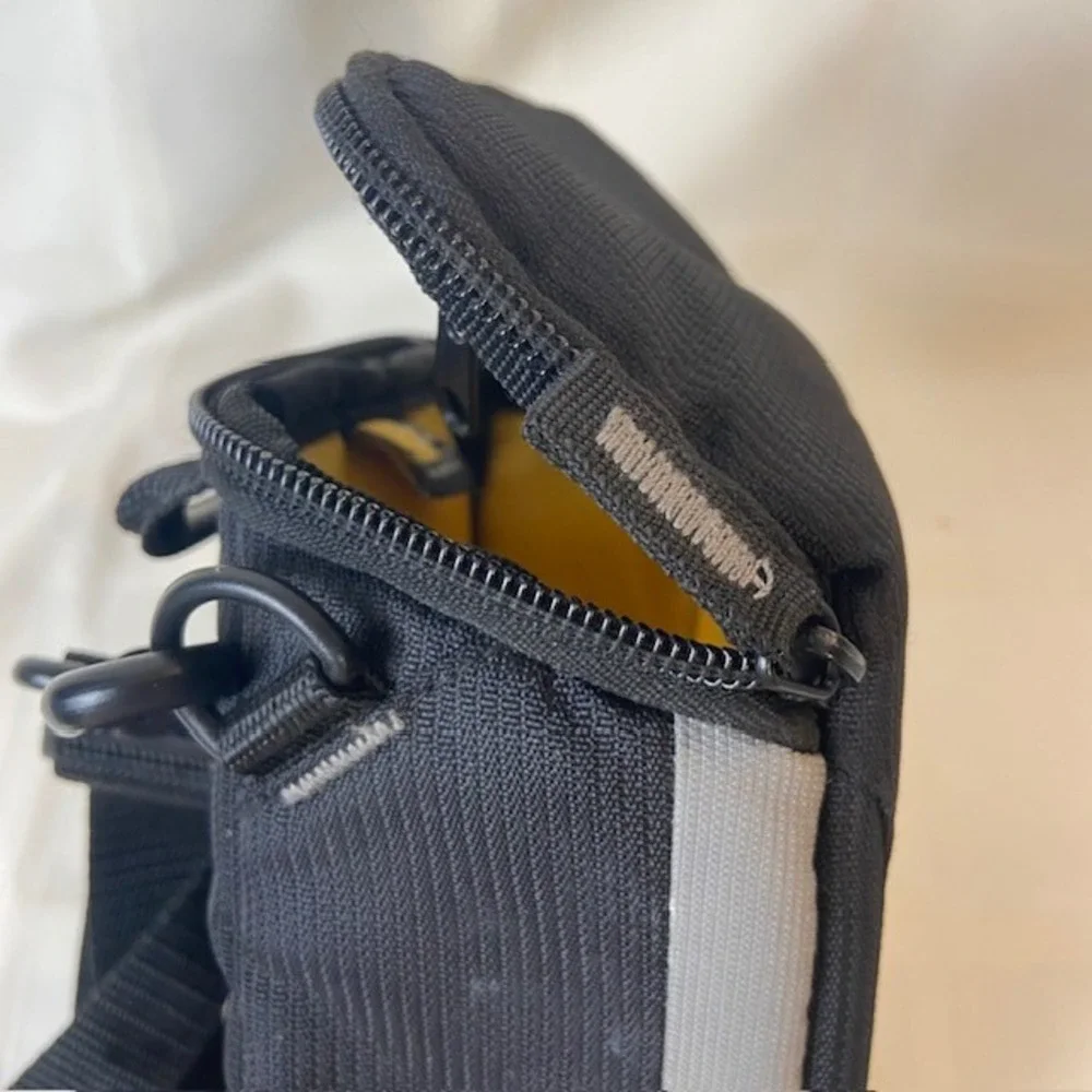 Case Logic Black Gray Compact Camera Bag Shoulder Strap Belt Loop Padded Case